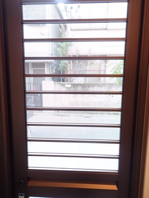 玄関に網戸を取付け 玄関に網戸を取付け